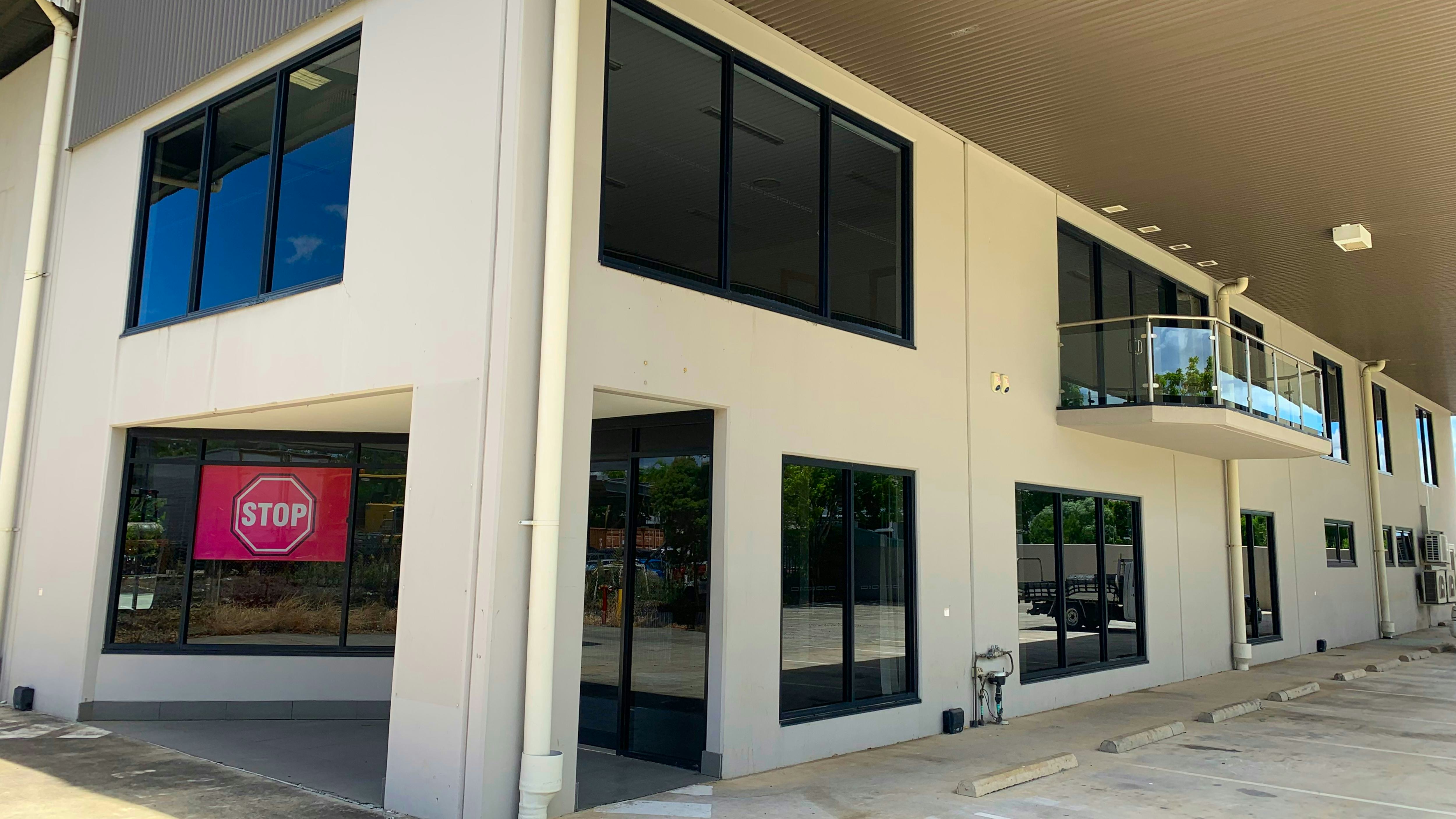 commercialbuilding Example of commercial window cleaning